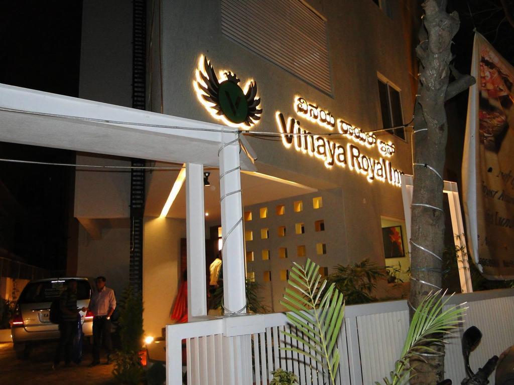 Vinaya Royal Inn Kammasandra Buitenkant foto