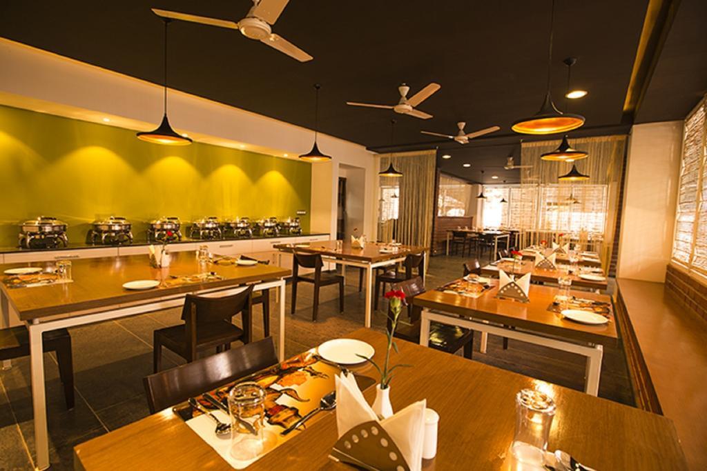 Vinaya Royal Inn Kammasandra Buitenkant foto