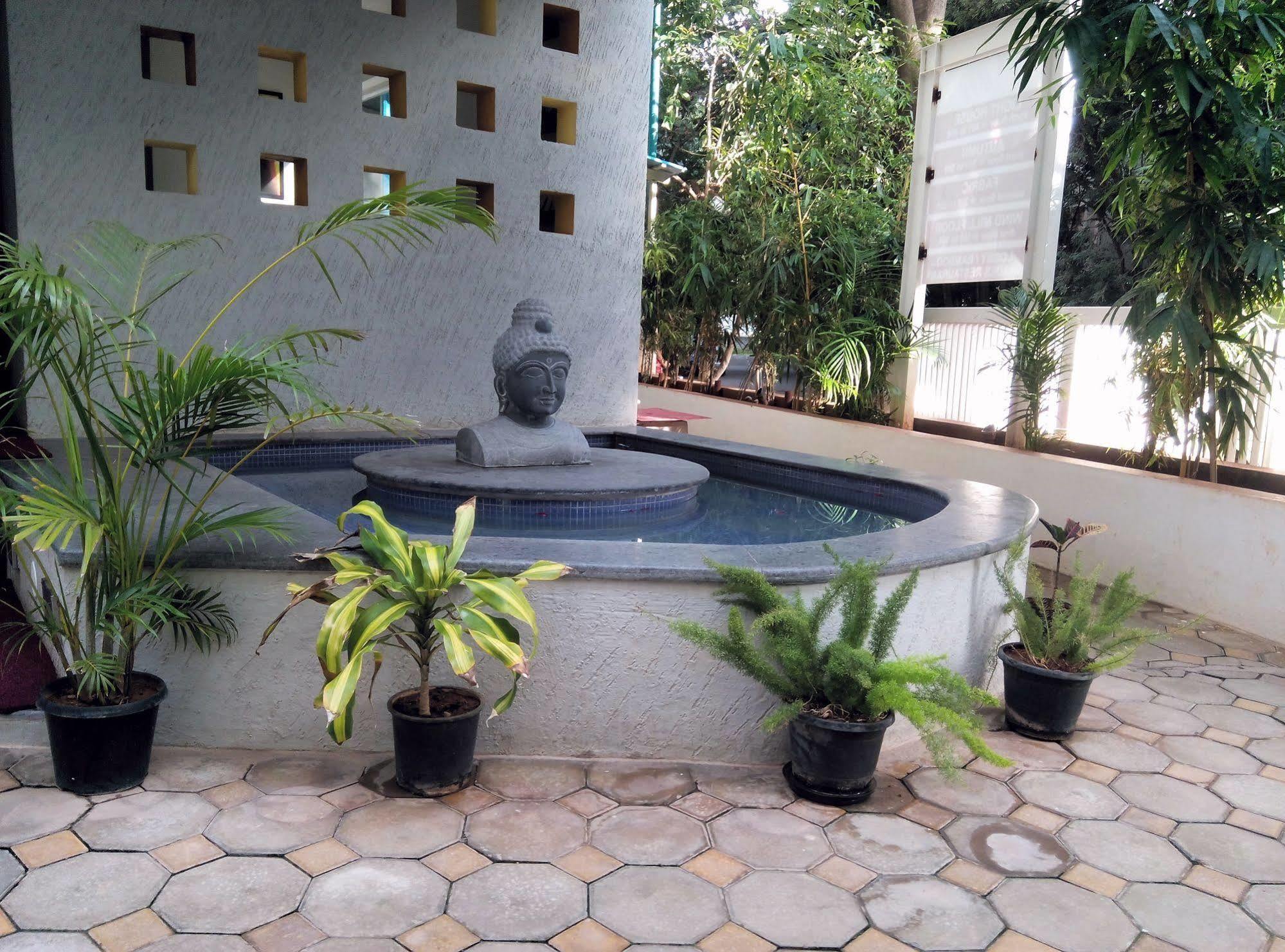 Vinaya Royal Inn Kammasandra Buitenkant foto