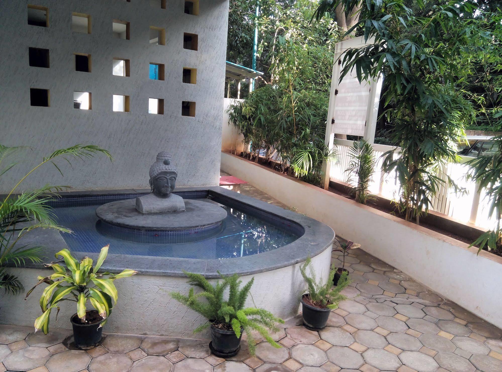 Vinaya Royal Inn Kammasandra Buitenkant foto